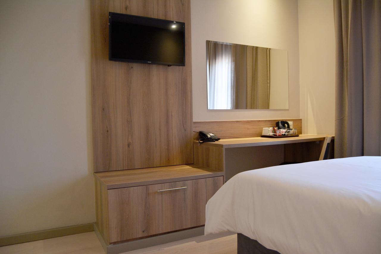 Regal Inn Hotel Midrand Exterior photo