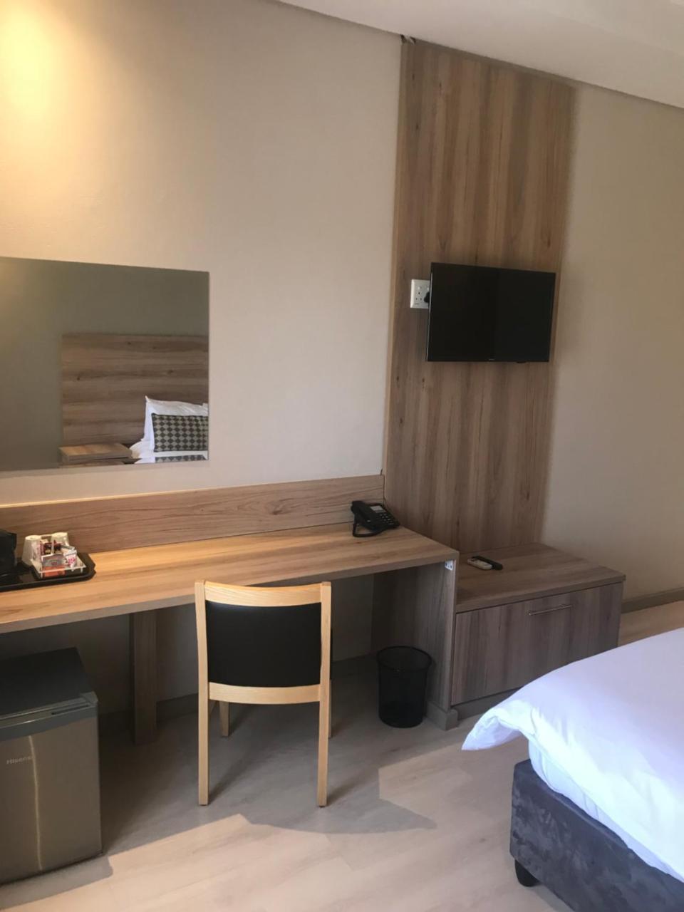 Regal Inn Hotel Midrand Exterior photo